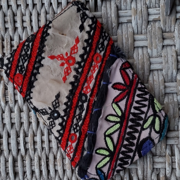 ๐๏ธ Free People Boho Embroidered Banjara Wallet - Picture 5 of 8